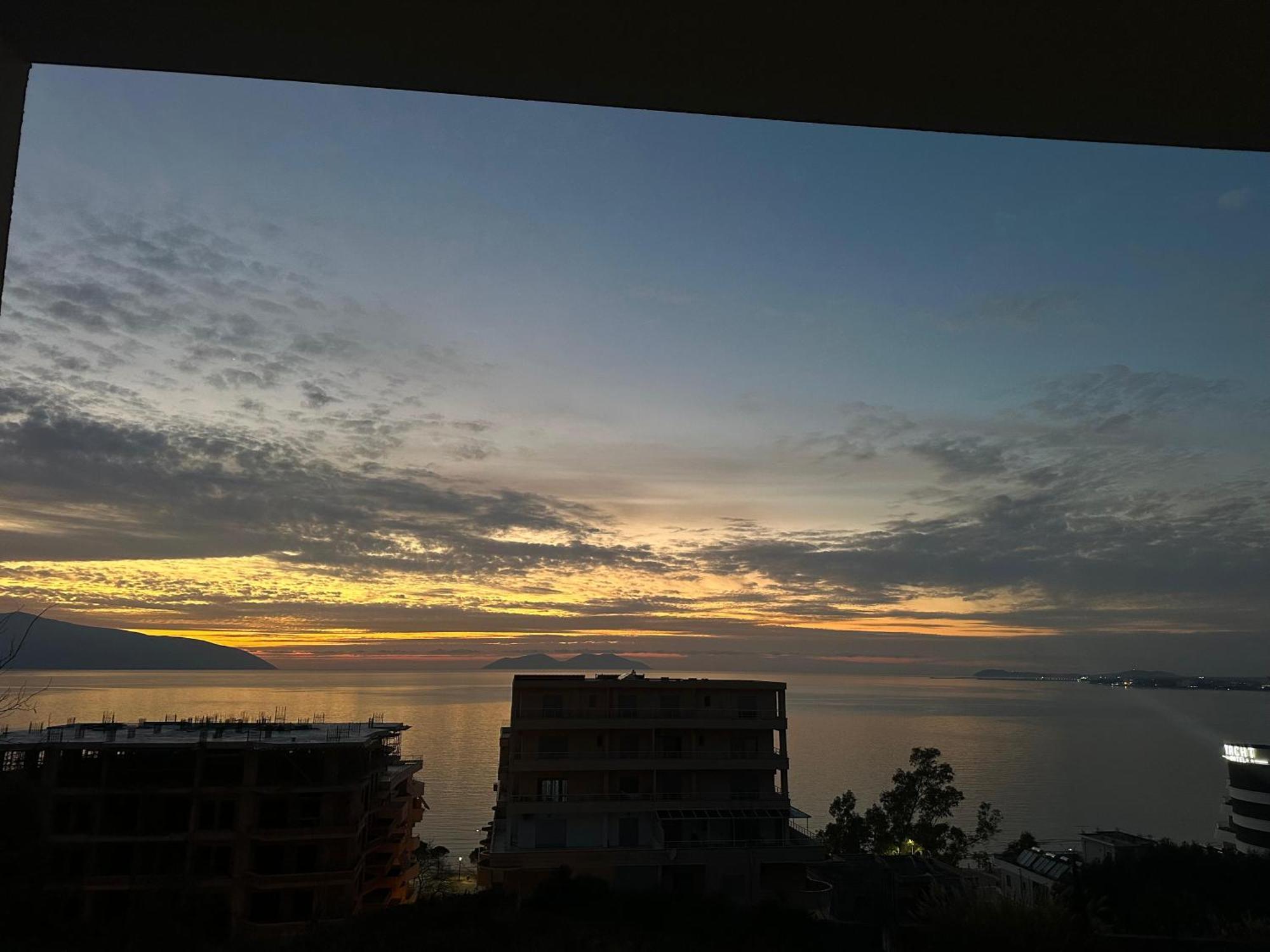 Sea View Apartment Vlorë エクステリア 写真