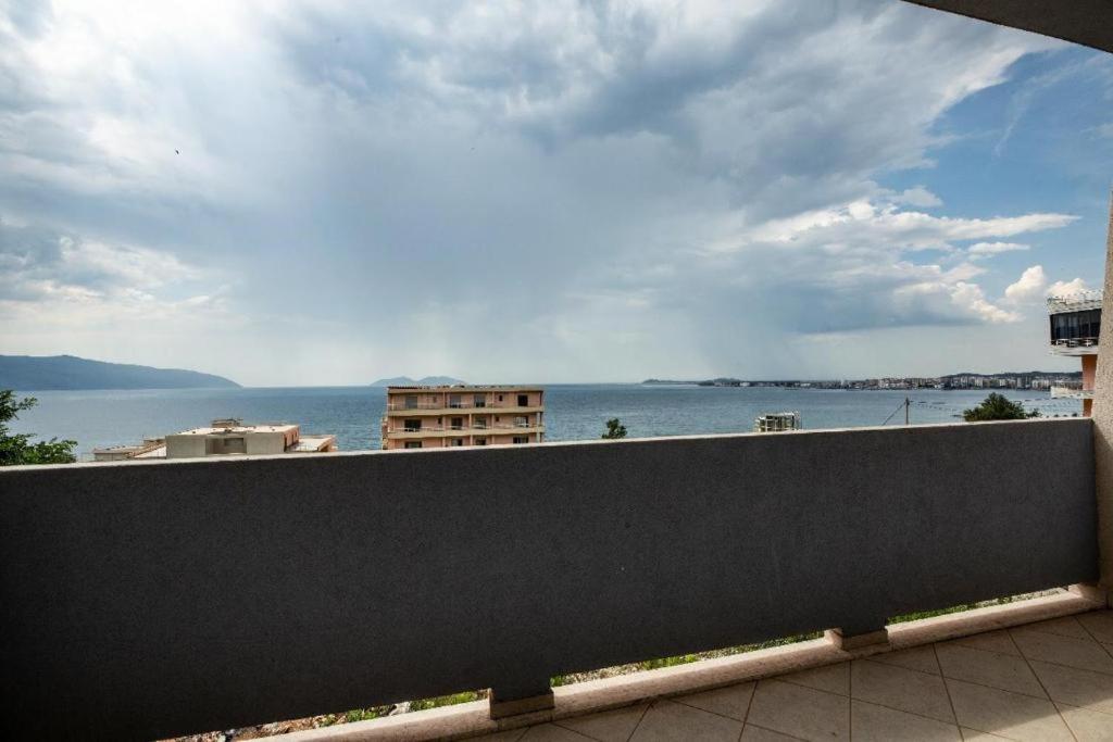 Sea View Apartment Vlorë エクステリア 写真